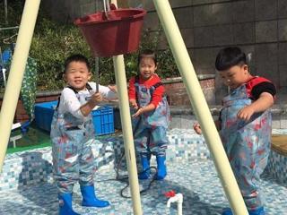 中班精彩瞬间：水中嬉戏