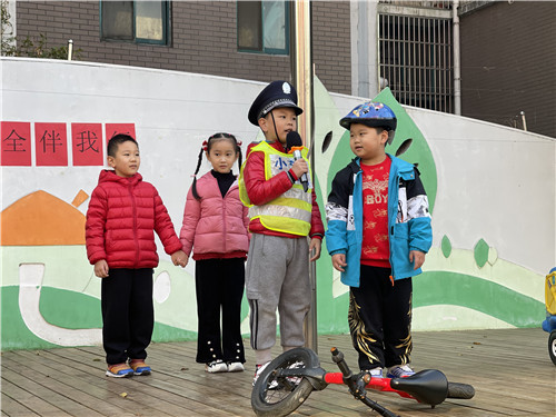 太湖幼儿园：交通安全伴我行