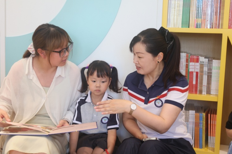 书香为帆 童心启航  ——无锡市太湖幼儿园 “阅润书香 悦享成长”亲子共读活动