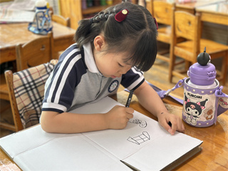 大班幼儿作品：幼儿园里的100件小事儿